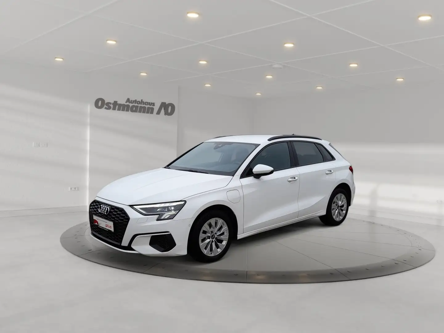 Audi A3 Sportback 40 TFSI e S-Line AHK RFK ACC Weiß - 1