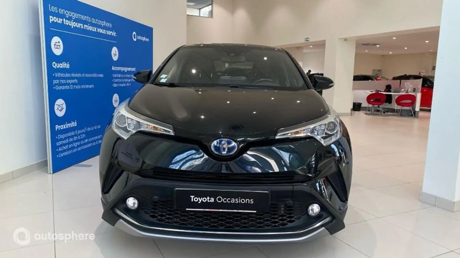 Toyota C-HR 122h Distinctive 2WD E-CVT - 2