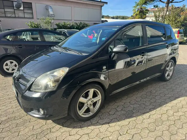 Toyota Corolla Verso 2.2 D-4D 177CV 7 POSTI