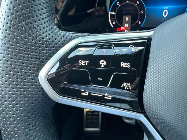 Volkswagen Golf view 12