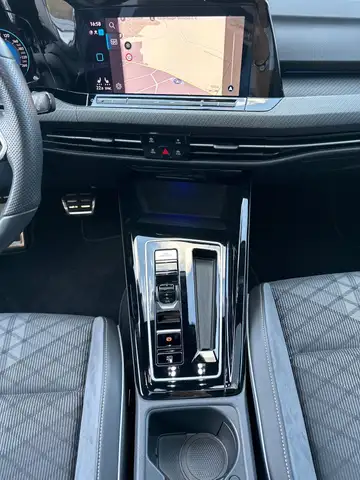 Volkswagen Golf view 14