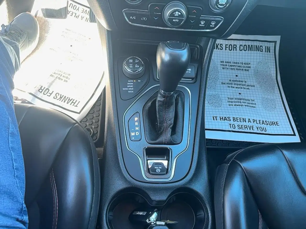 Jeep Cherokee снимка Jeep Cherokee