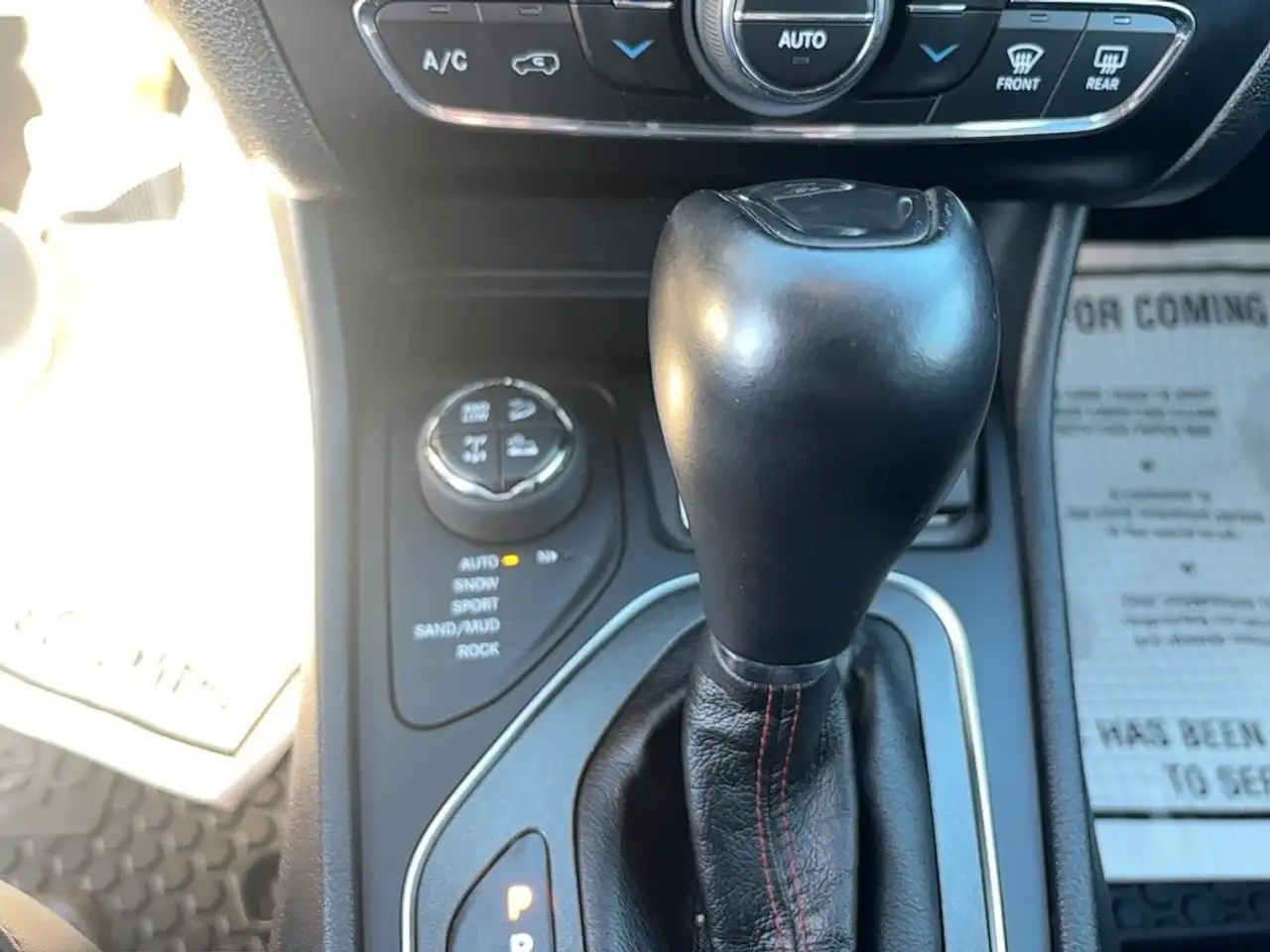Jeep Cherokee снимка Jeep Cherokee