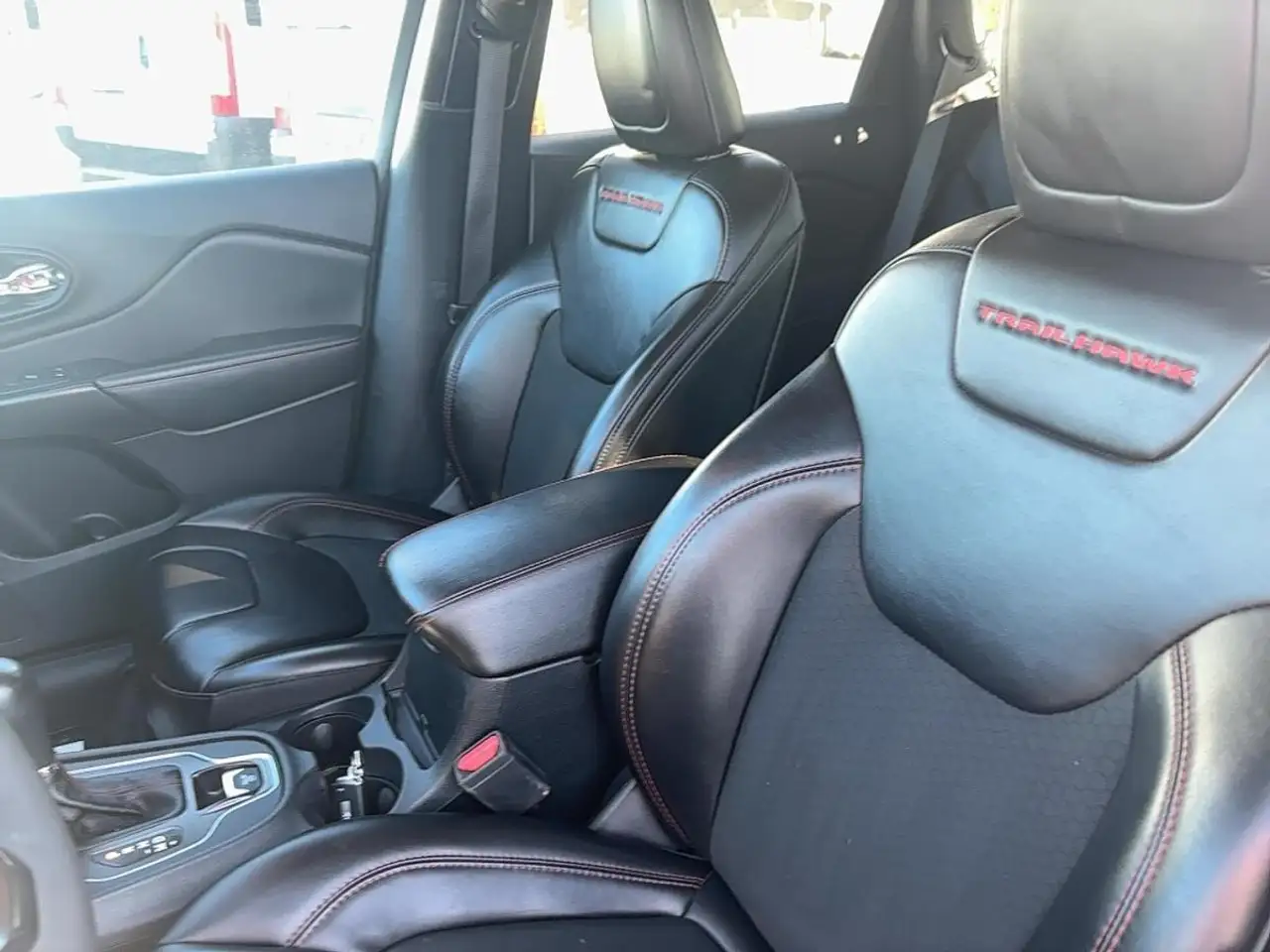 Jeep Cherokee снимка Jeep Cherokee