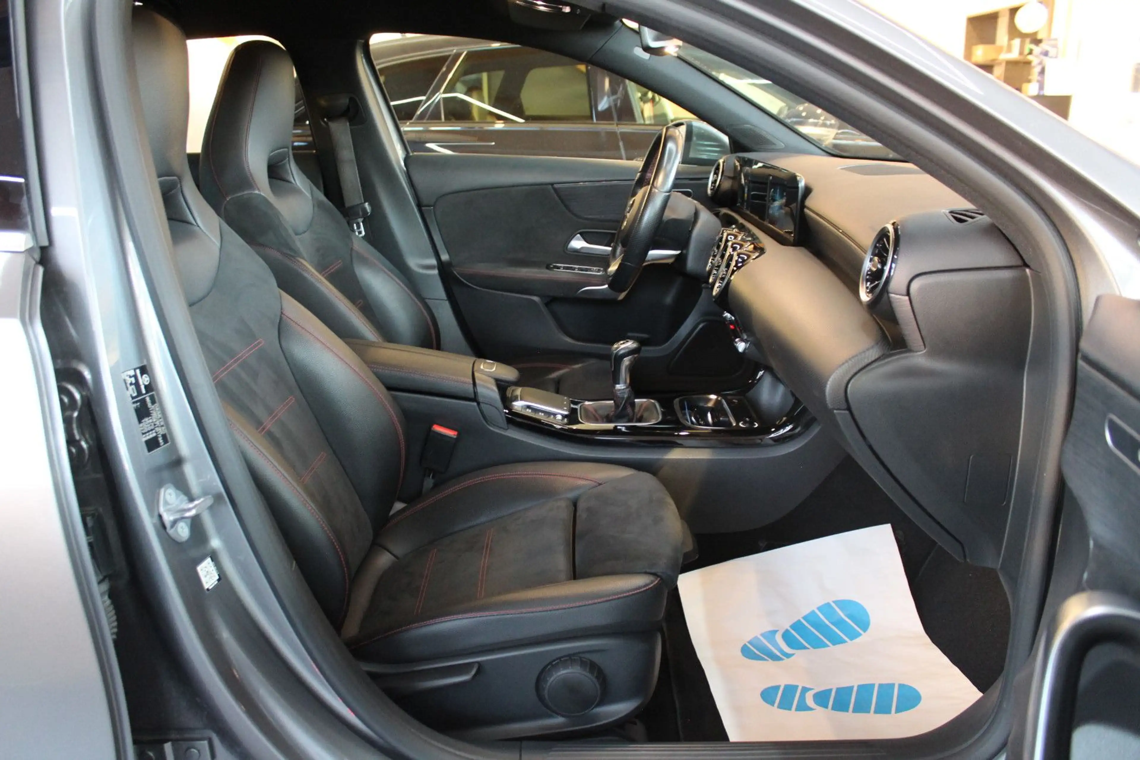 Mercedes-Benz A 200 AMG Line*LED*18 ZOLL*MBUX* — photo 10