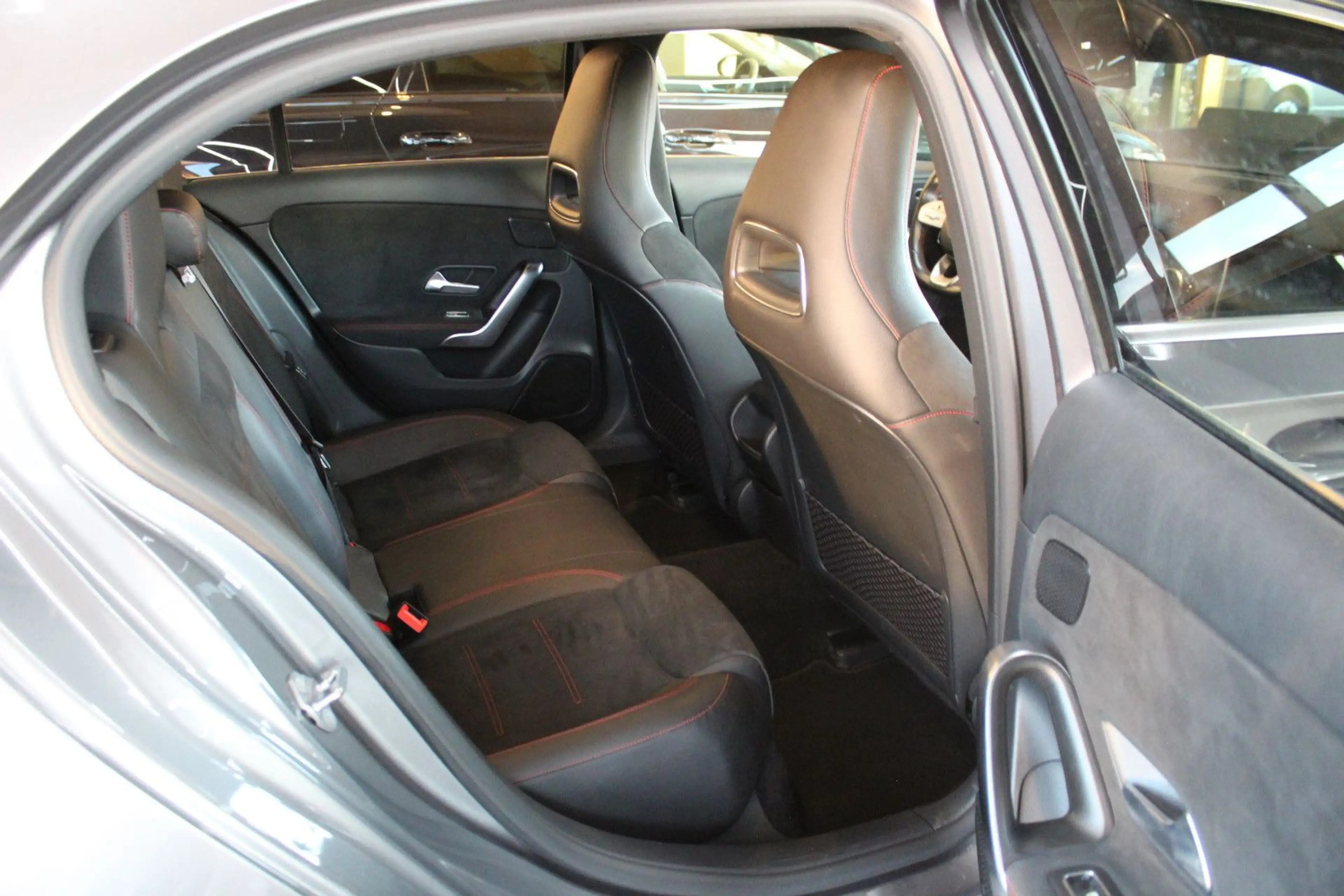 Mercedes-Benz A 200 AMG Line*LED*18 ZOLL*MBUX* — photo 12