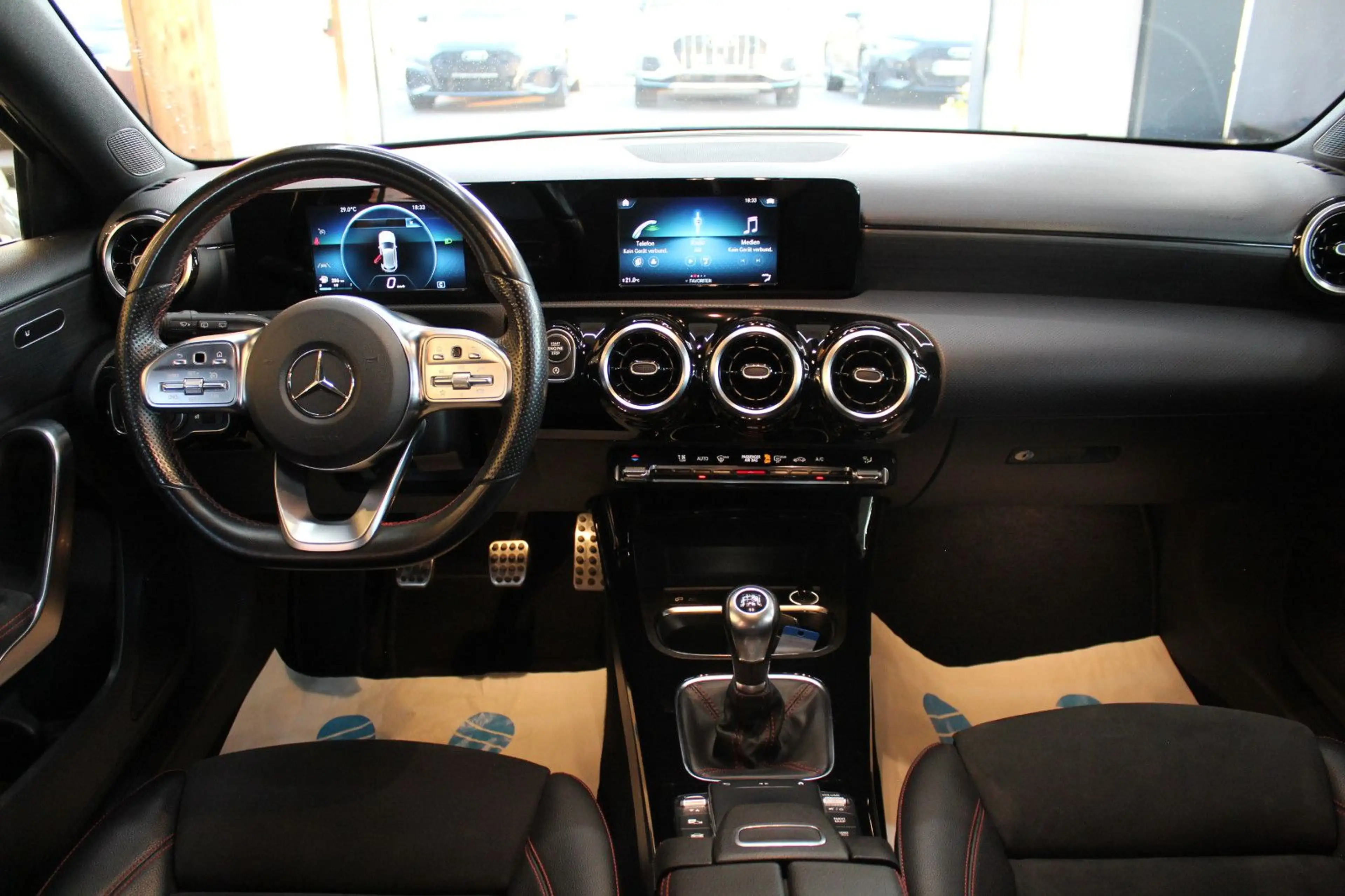 Mercedes-Benz A 200 AMG Line*LED*18 ZOLL*MBUX* — photo 9