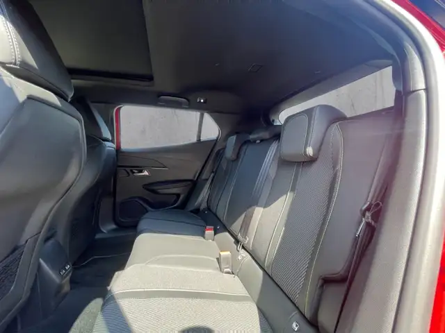 Peugeot 2008 view 8