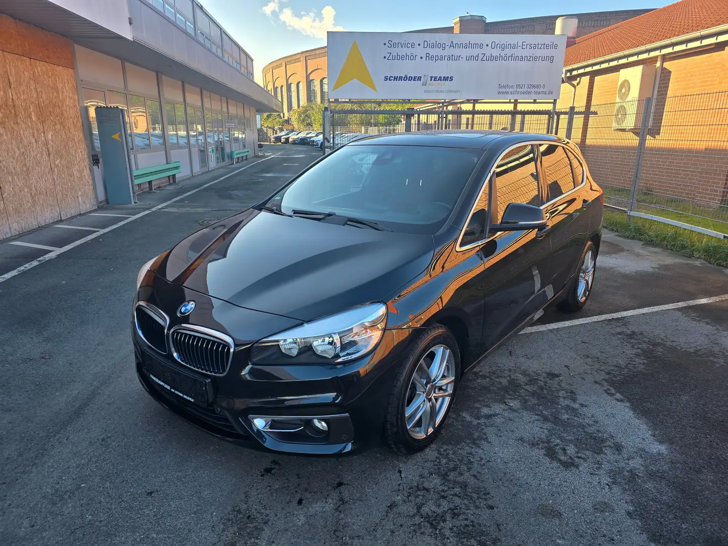 BMW 220 220 d xDrive~Head-UP~Panorama~Volleder~Komfortzug. Schwarz - 1