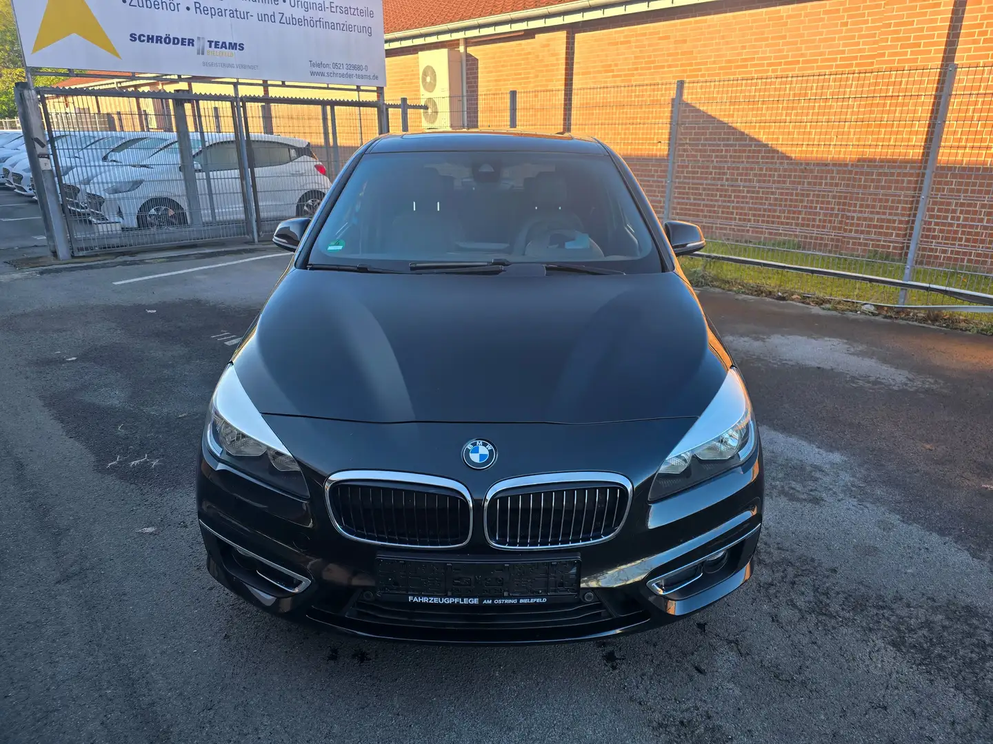 BMW 220 220 d xDrive~Head-UP~Panorama~Volleder~Komfortzug. Schwarz - 2