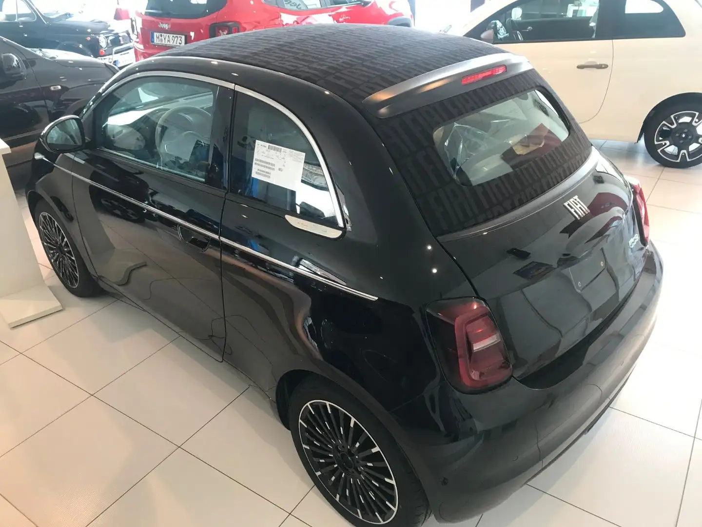 Fiat 500e Cabrio by Bocelli Schwarz - 2