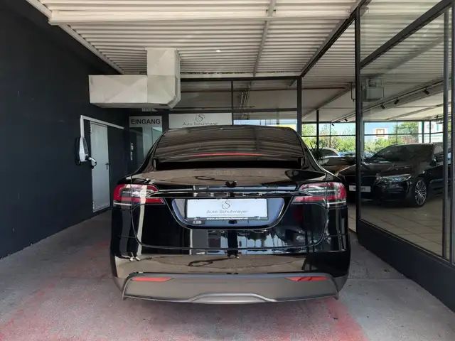 Tesla Model X Dual Ansicht 16