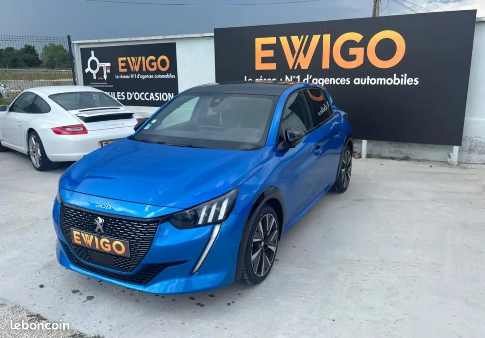 Peugeot 208 1.5 BLUEHDI 100 ch GT LINE TOIT PANO %2B SIEGES CH Bleu - 1