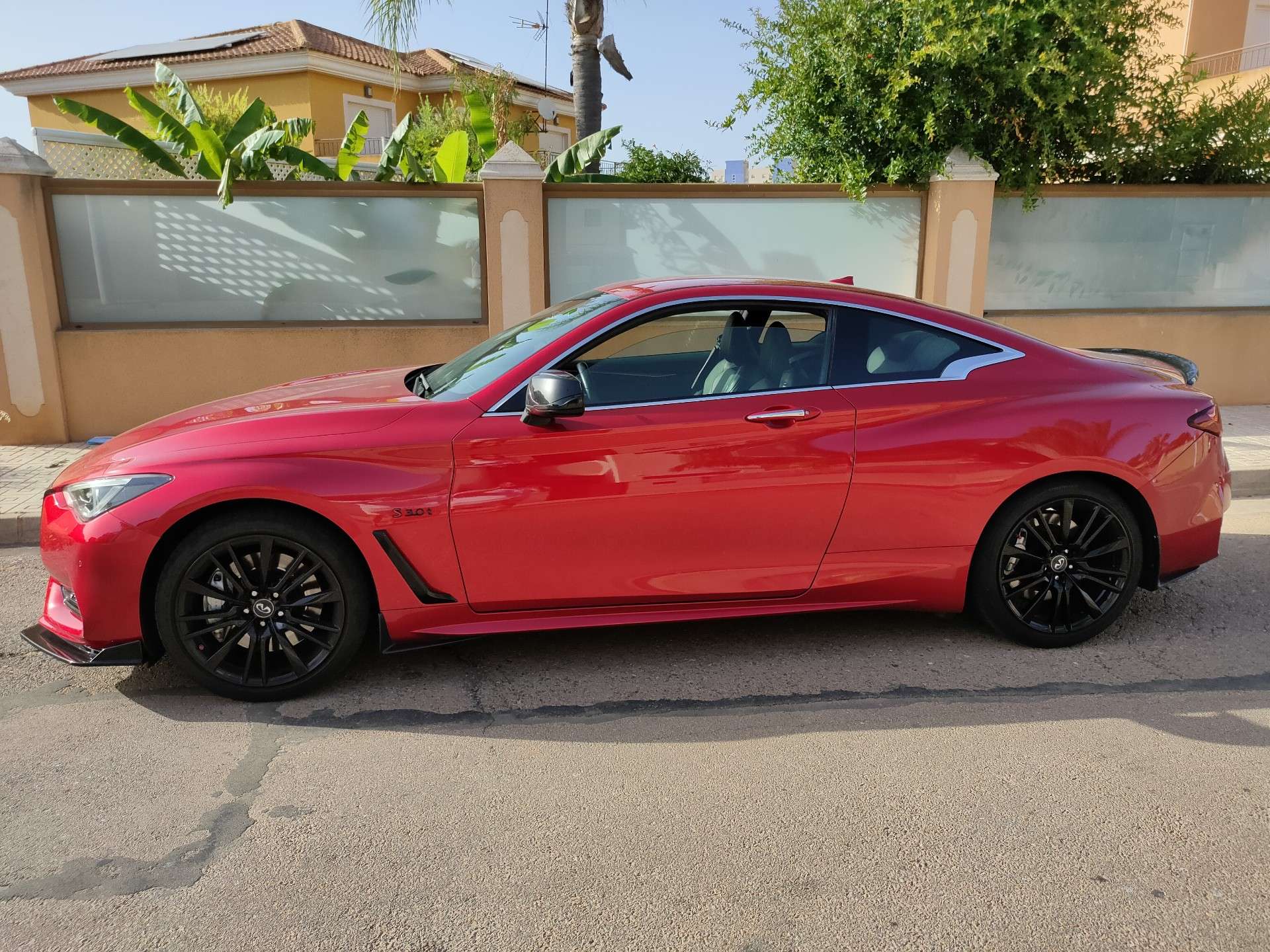 Infiniti Q60 Coupé 2.0 Sport - foto 1