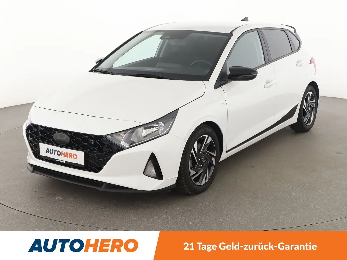 Hyundai i20 1.0 T-GDI Mild-Hybrid Trend *CAM*SHZ*LHZ*ALU* Weiß - 1