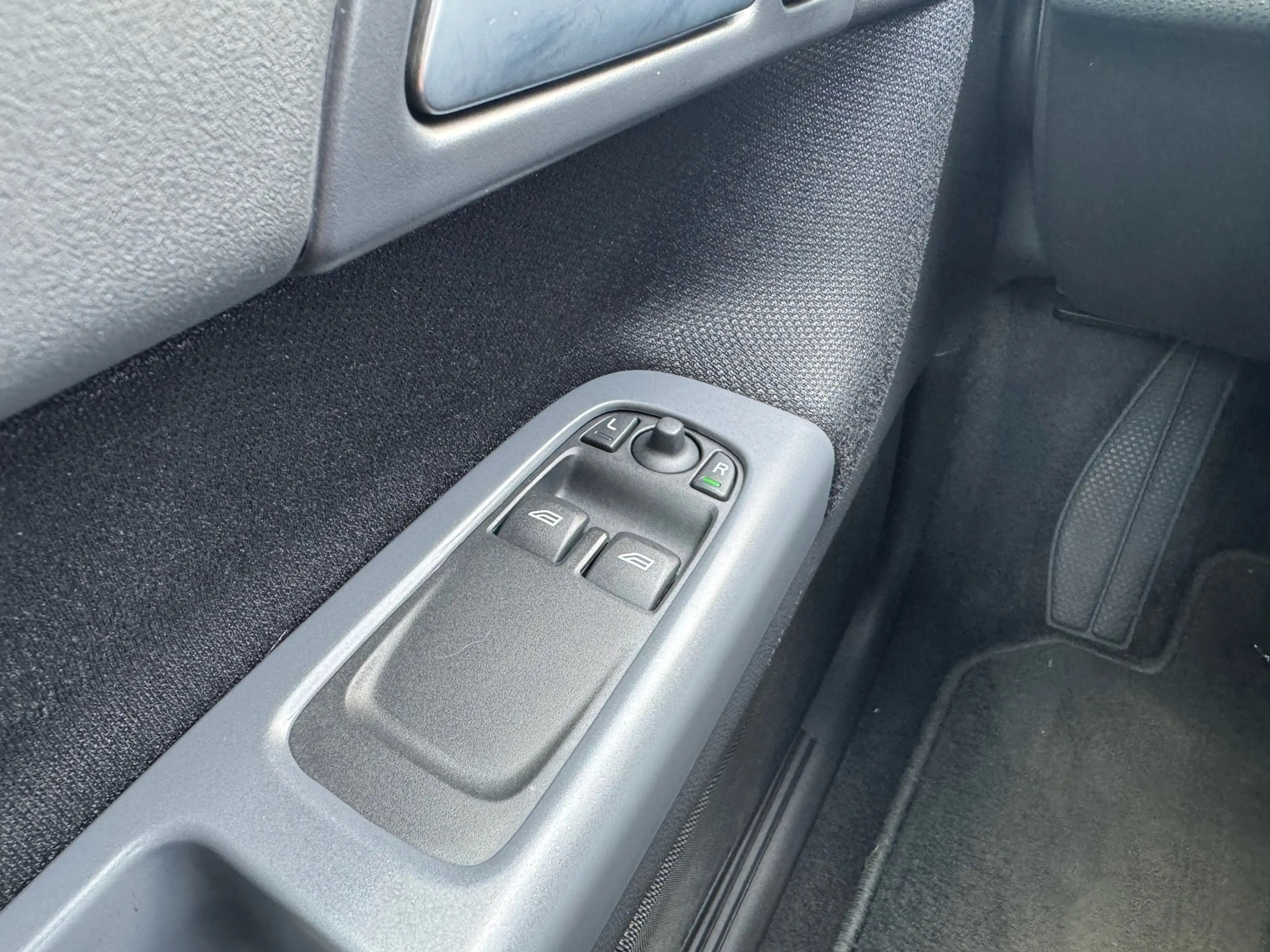 Volvo C30 1.6 D Drive Summum Clim/ Jantes/ Garantie 12 Mois — photo 12