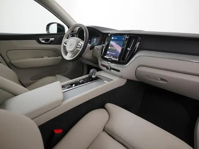 Volvo XC60 view 2