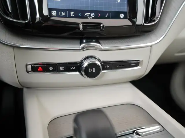 Volvo XC60 view 13
