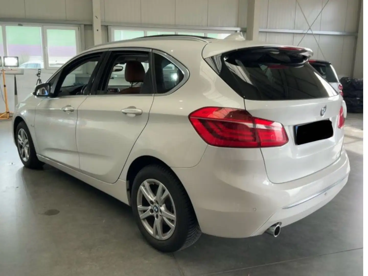 BMW 218 d Luxury Pano LED Garantie AHK Weiß - 2