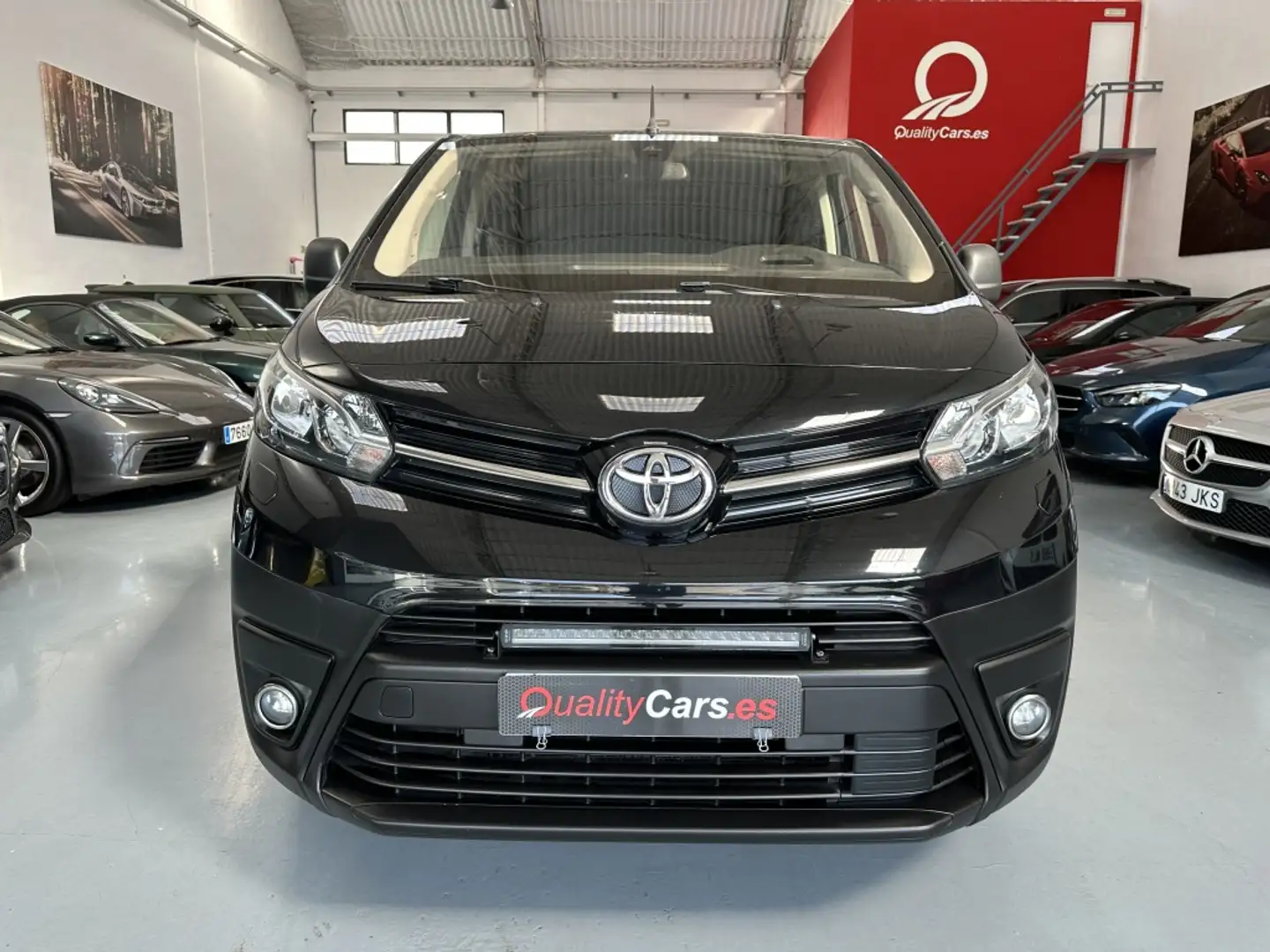 Toyota Proace Combi Medio 2.0D 6pl. 150 Negro - 2
