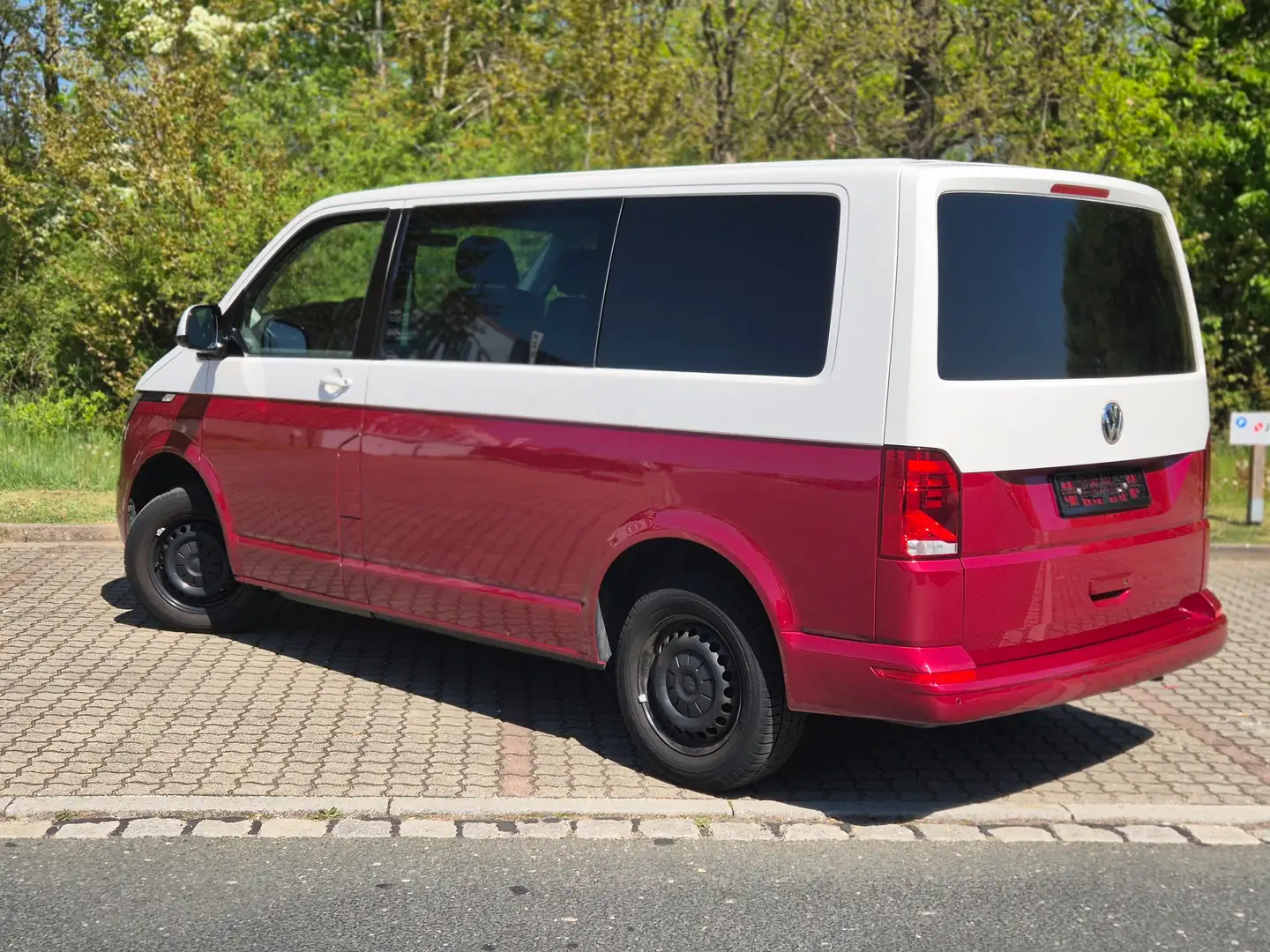 Volkswagen T6 Kombi Klima*Navi*Alcantara Rojo - 2