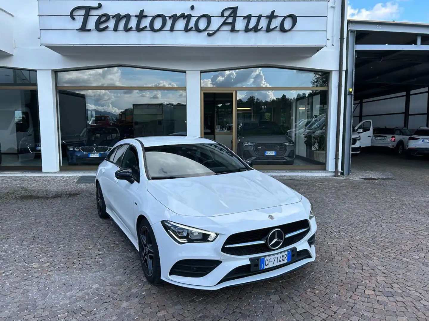 Mercedes-Benz CLA 180 Automatic Shooting Brake Premium Blanc - 1