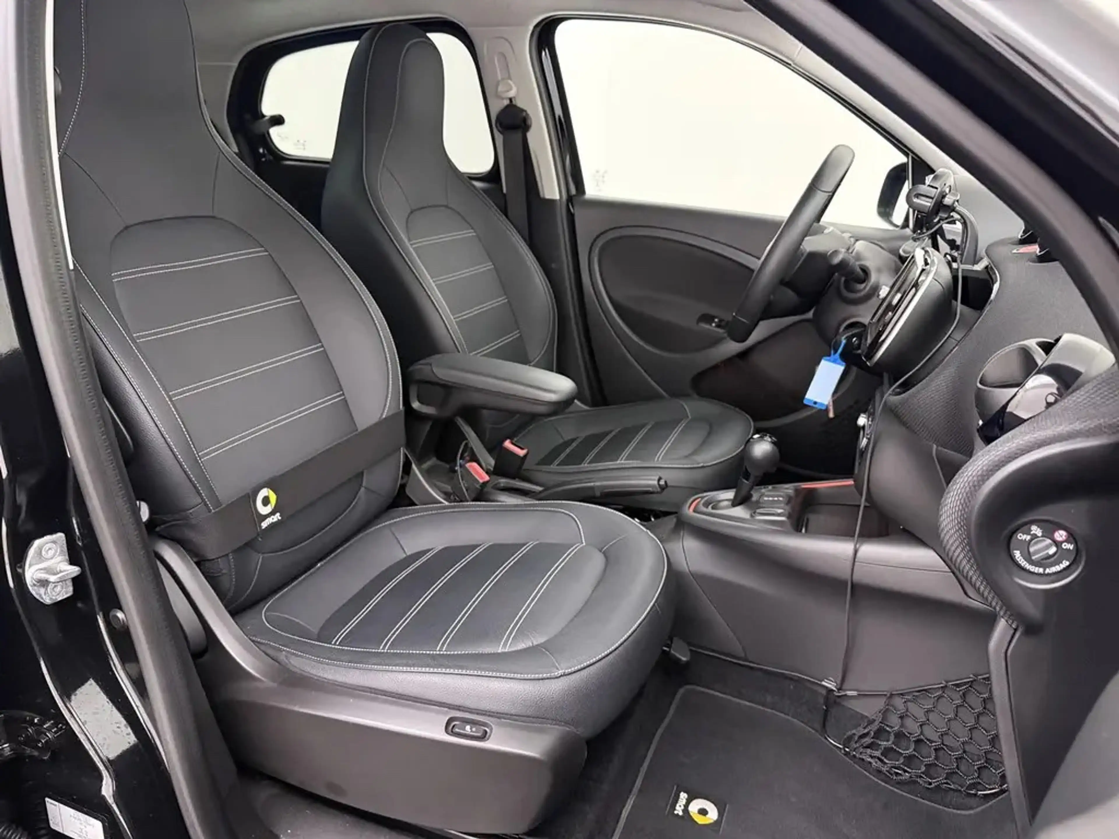 smart forFour EQ Comfort PLUS 18 kWh SOH 96%, Pano dak, Leer, 20 — photo 9