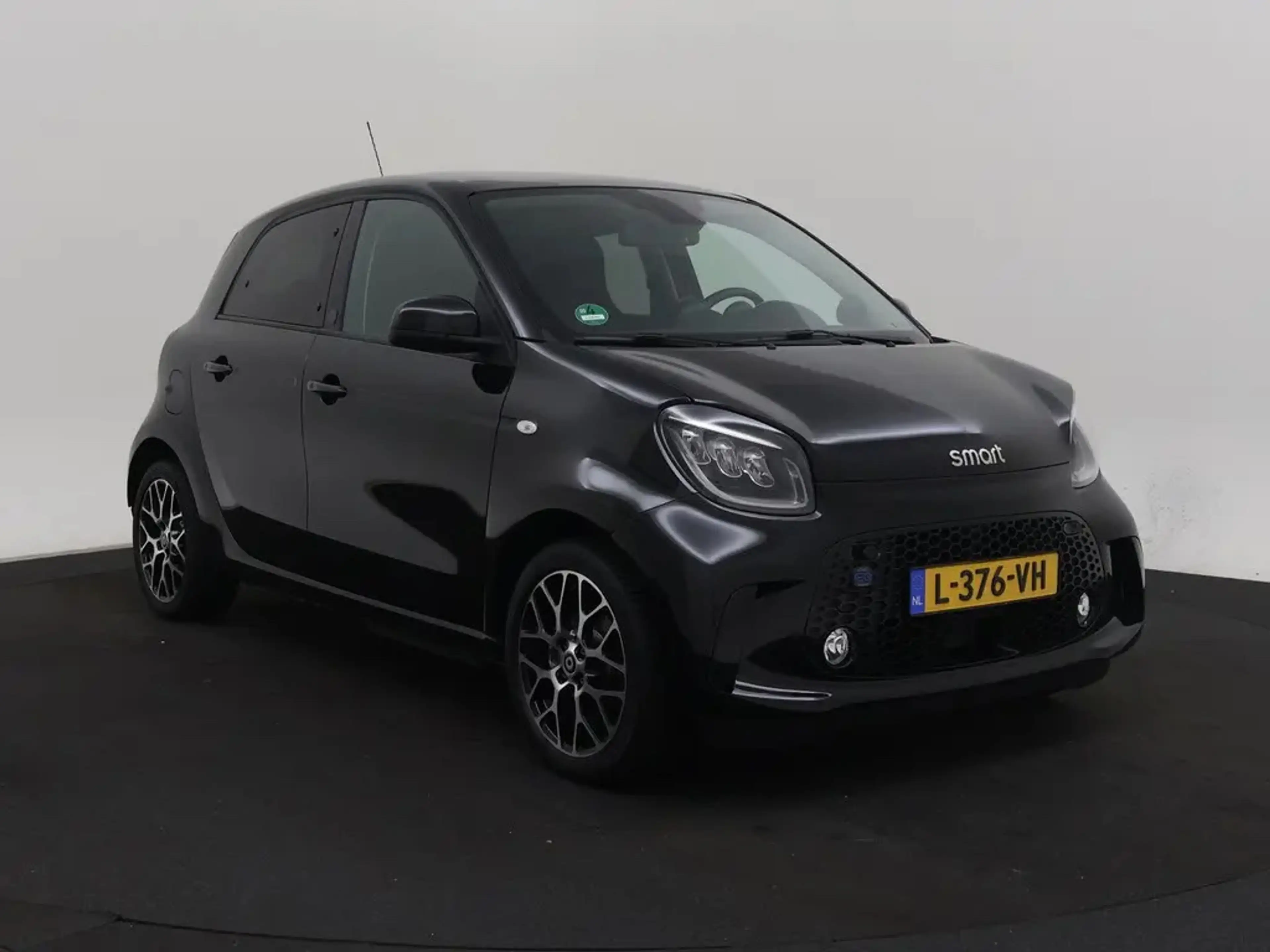 smart forFour EQ Comfort PLUS 18 kWh SOH 96%, Pano dak, Leer, 20 — photo 5