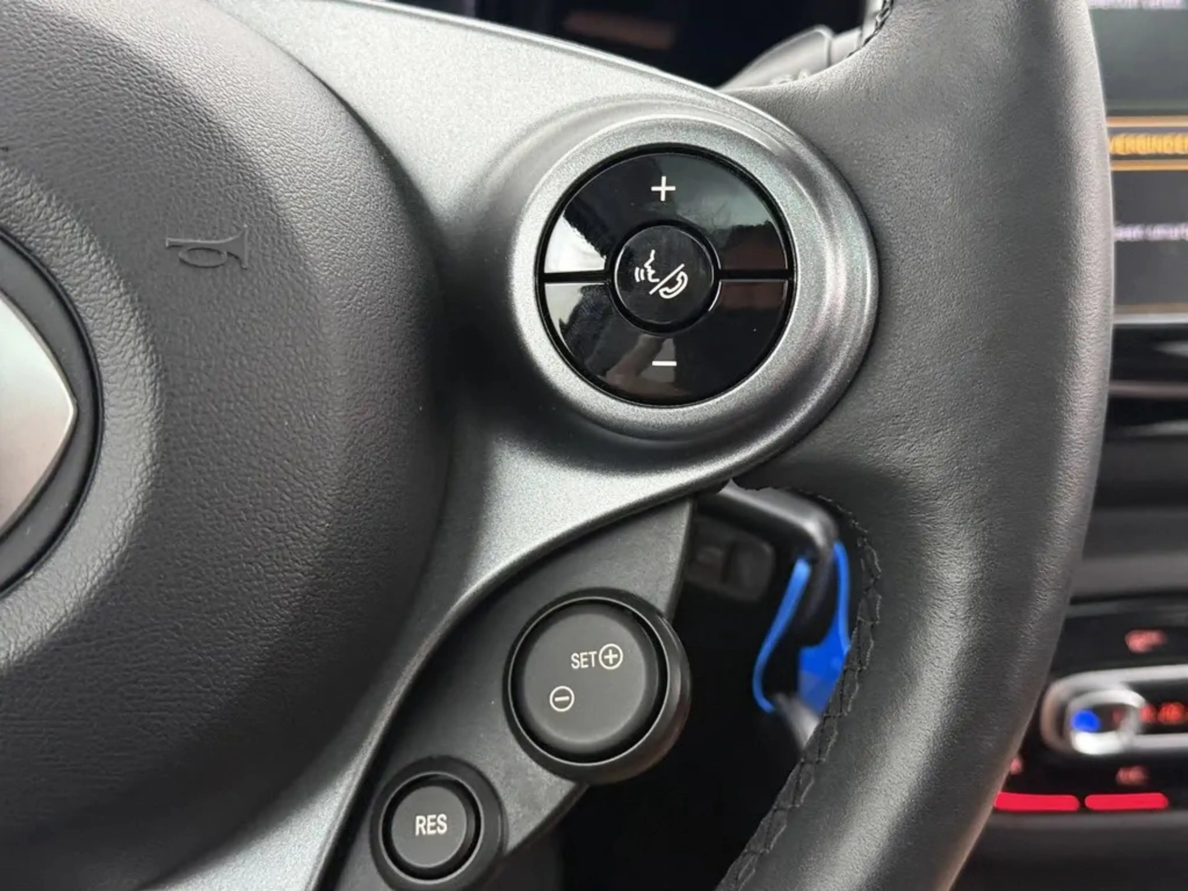 smart forFour EQ Comfort PLUS 18 kWh SOH 96%, Pano dak, Leer, 20 — photo 20