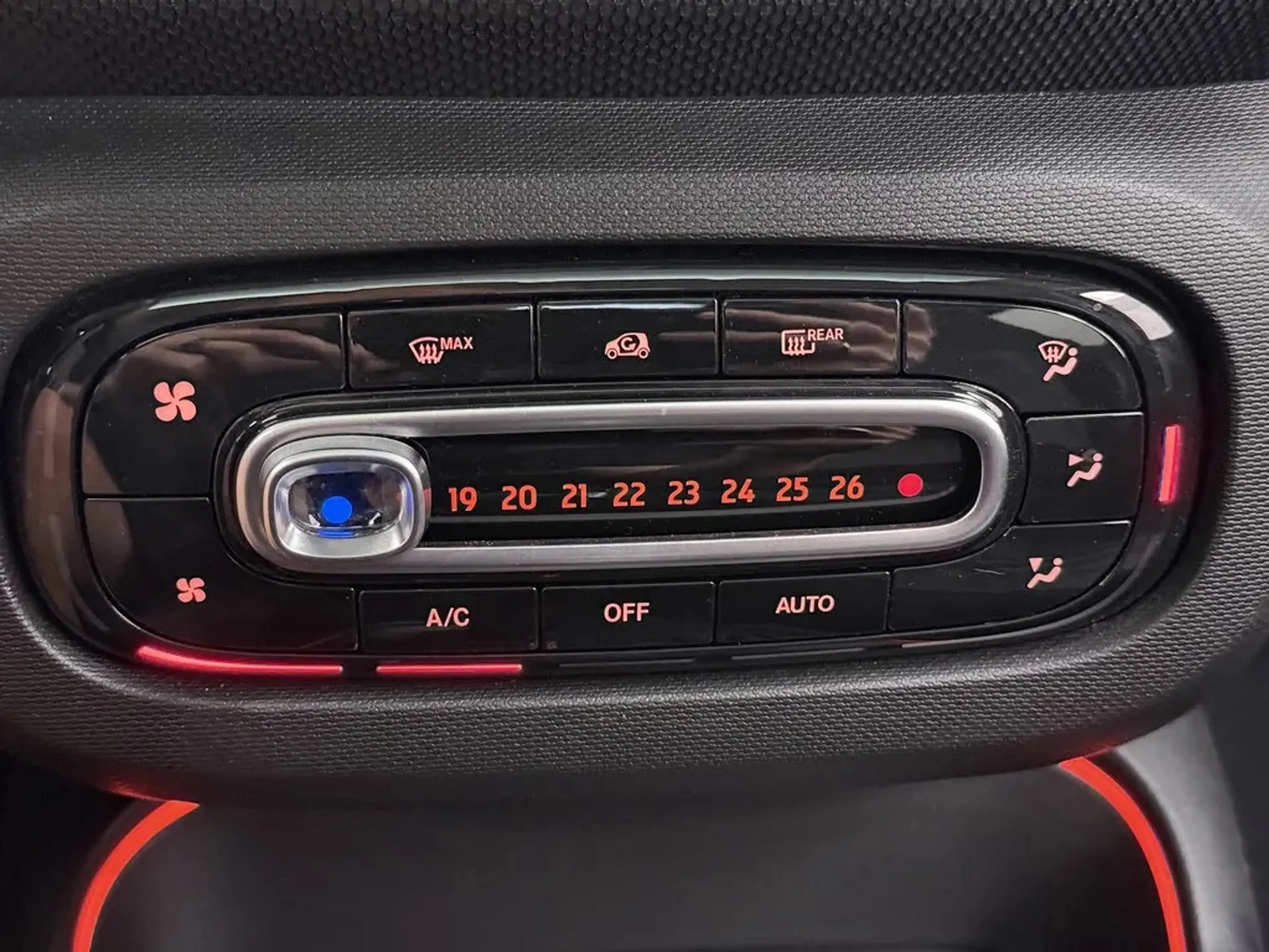 smart forFour EQ Comfort PLUS 18 kWh SOH 96%, Pano dak, Leer, 20 — photo 15
