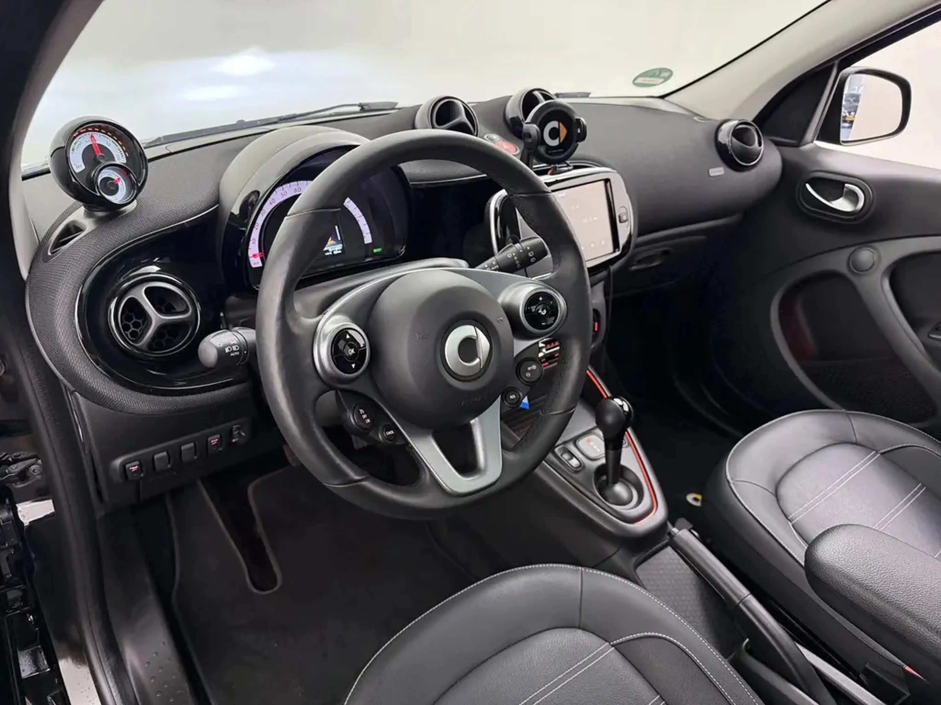 smart forFour EQ Comfort PLUS 18 kWh SOH 96%, Pano dak, Leer, 20 — photo 11