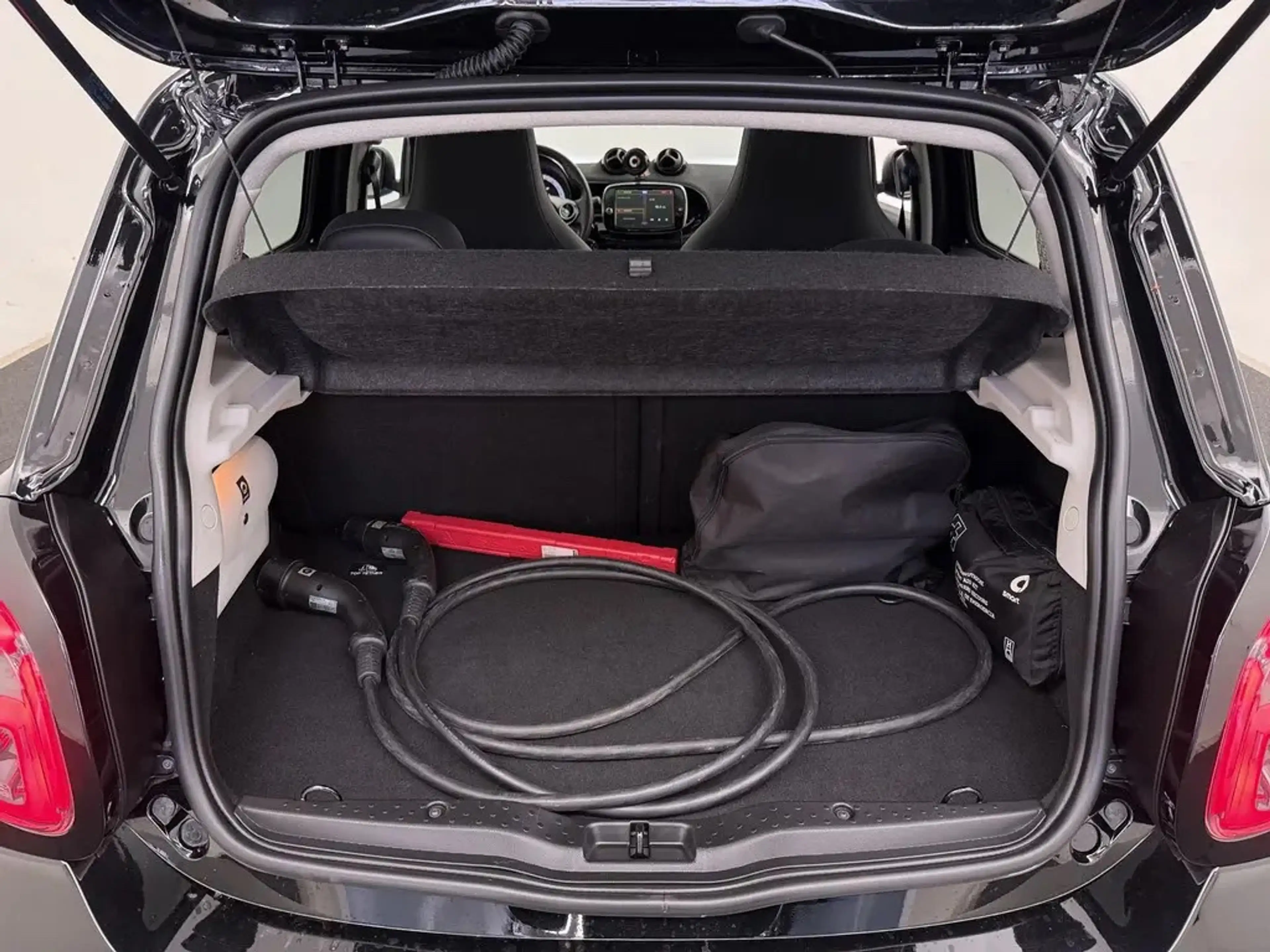 smart forFour EQ Comfort PLUS 18 kWh SOH 96%, Pano dak, Leer, 20 — photo 12