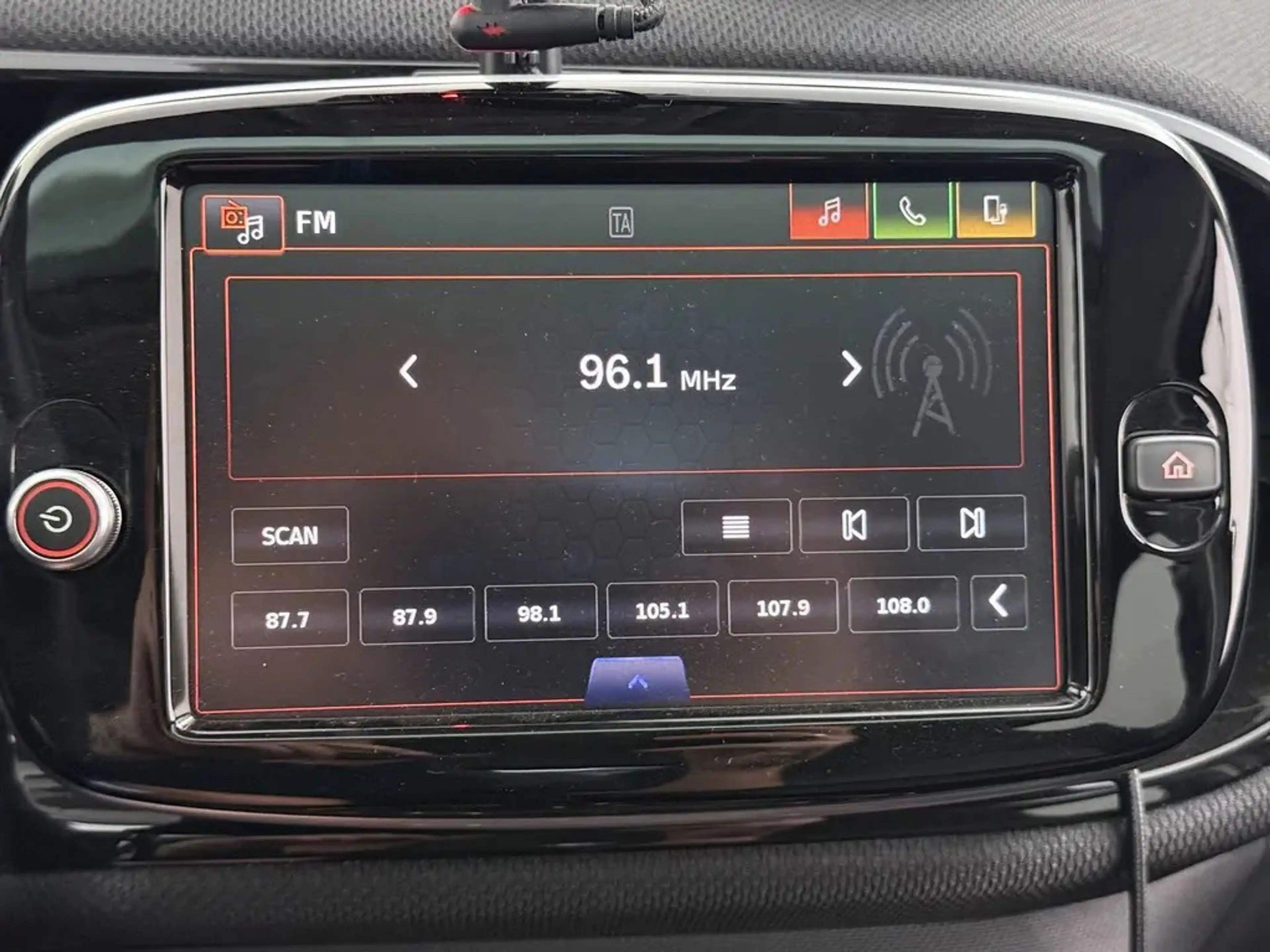 smart forFour EQ Comfort PLUS 18 kWh SOH 96%, Pano dak, Leer, 20 — photo 17