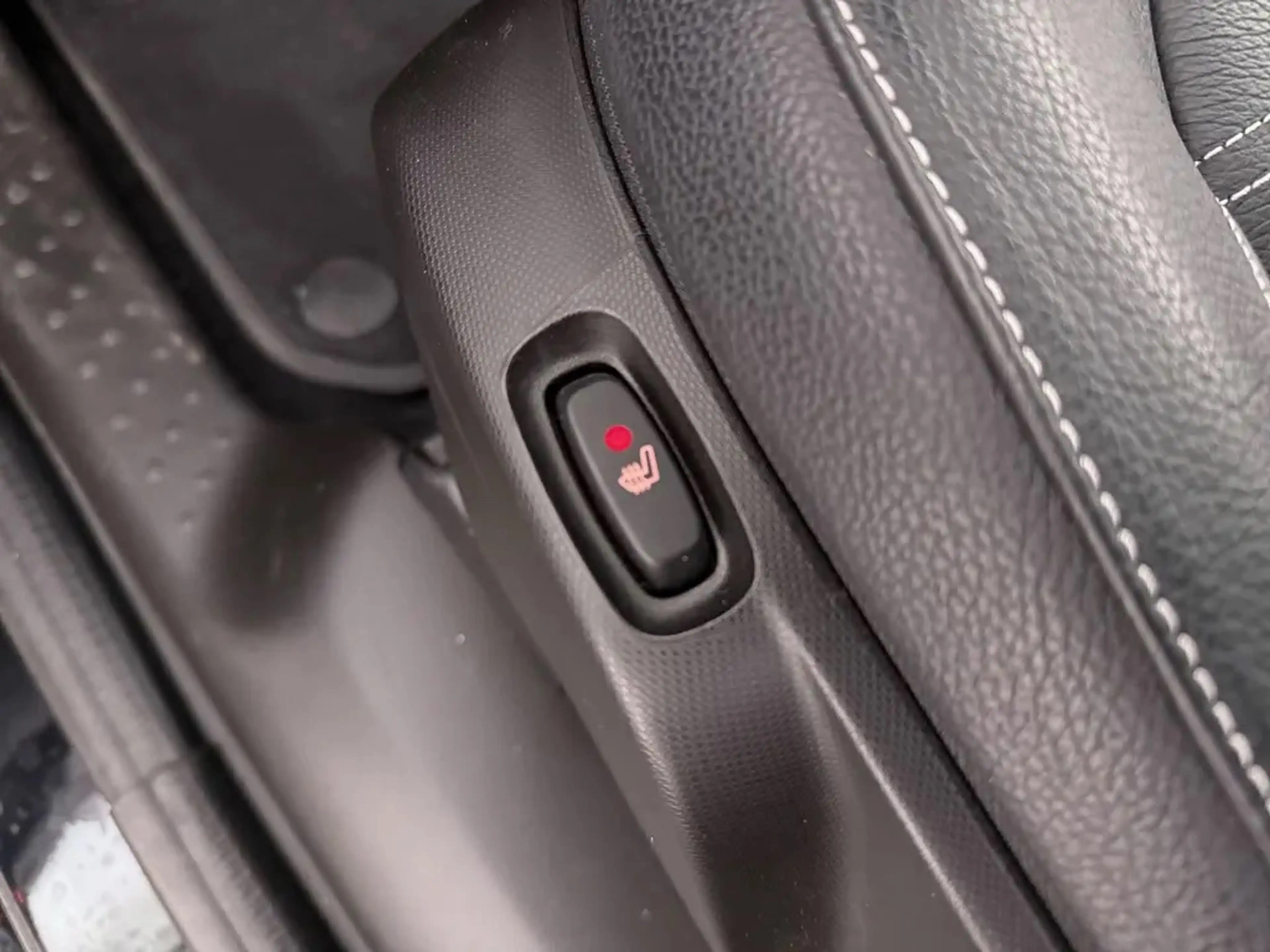 smart forFour EQ Comfort PLUS 18 kWh SOH 96%, Pano dak, Leer, 20 — photo 21
