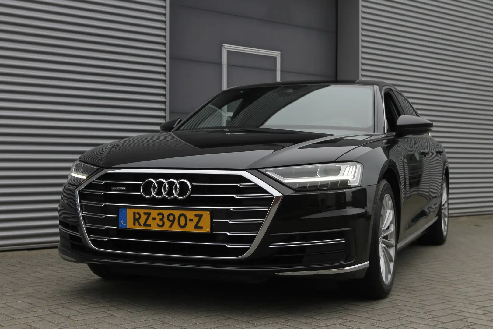 Audi A8 50 TDI quattro Pro Line+ AUT. I CARPLAY I NAVI I H Zwart - 2