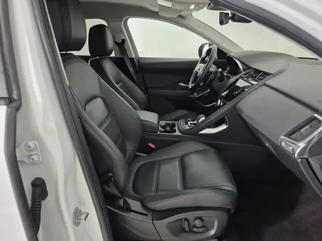 Jaguar E-Pace view 3