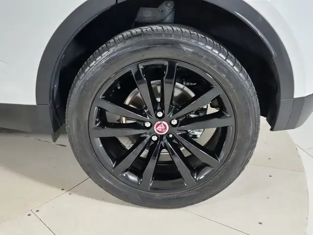 Jaguar E-Pace view 9
