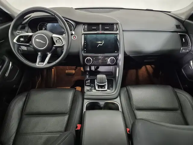 Jaguar E-Pace view 4