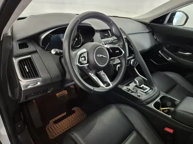 Jaguar E-Pace view 15