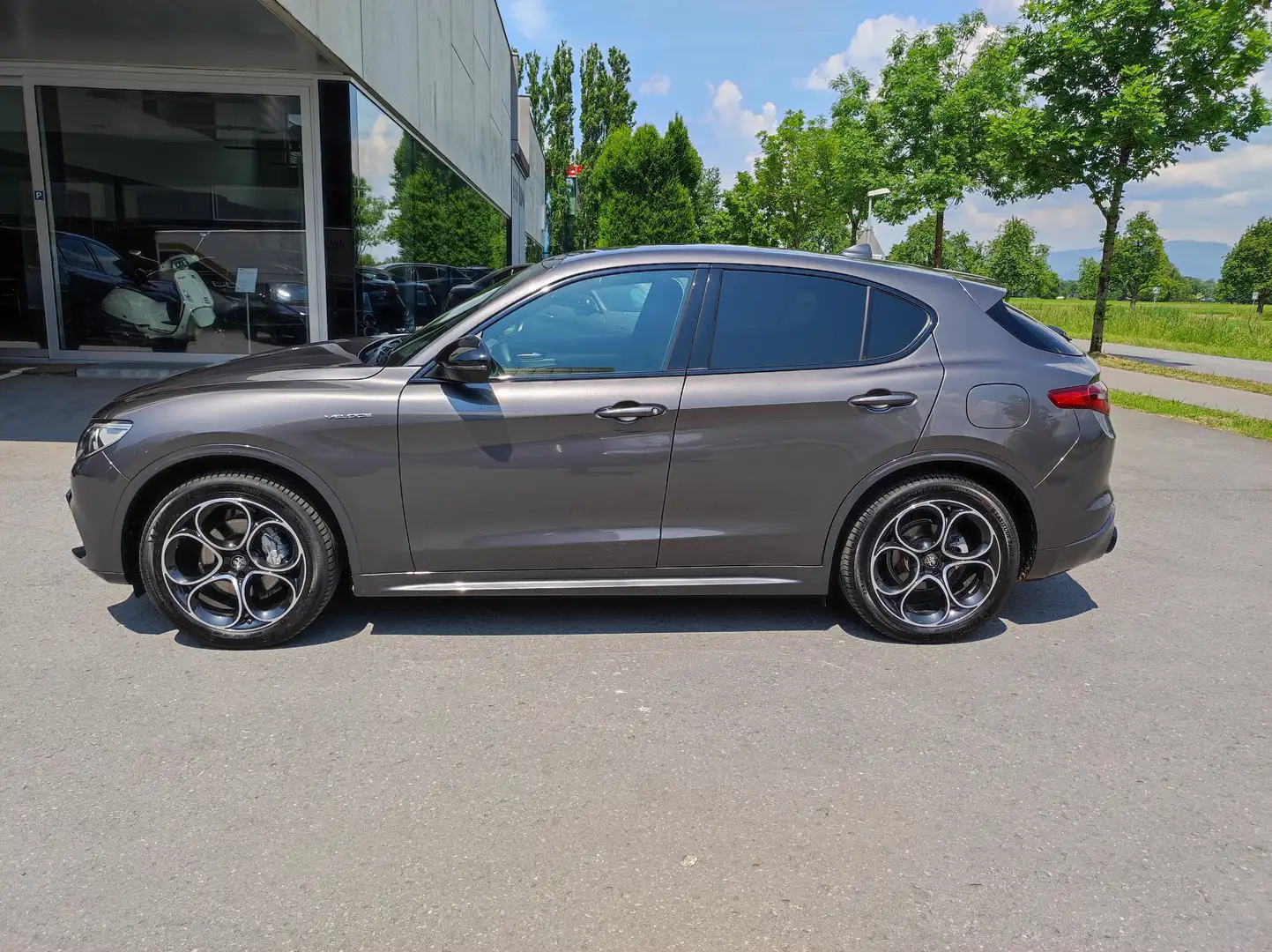 Alfa Romeo Stelvio Veloce 2,2 16V 210 AT8 Q4 Grau - 2