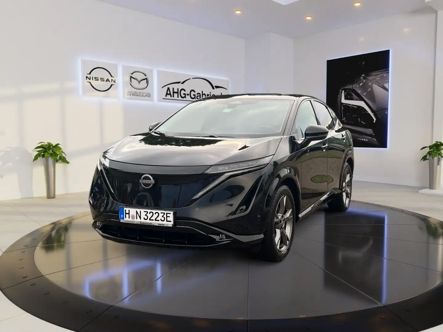 Nissan Ariya Evolve+ e-4orce, Allrad, Ledersitze Schwarz - 1