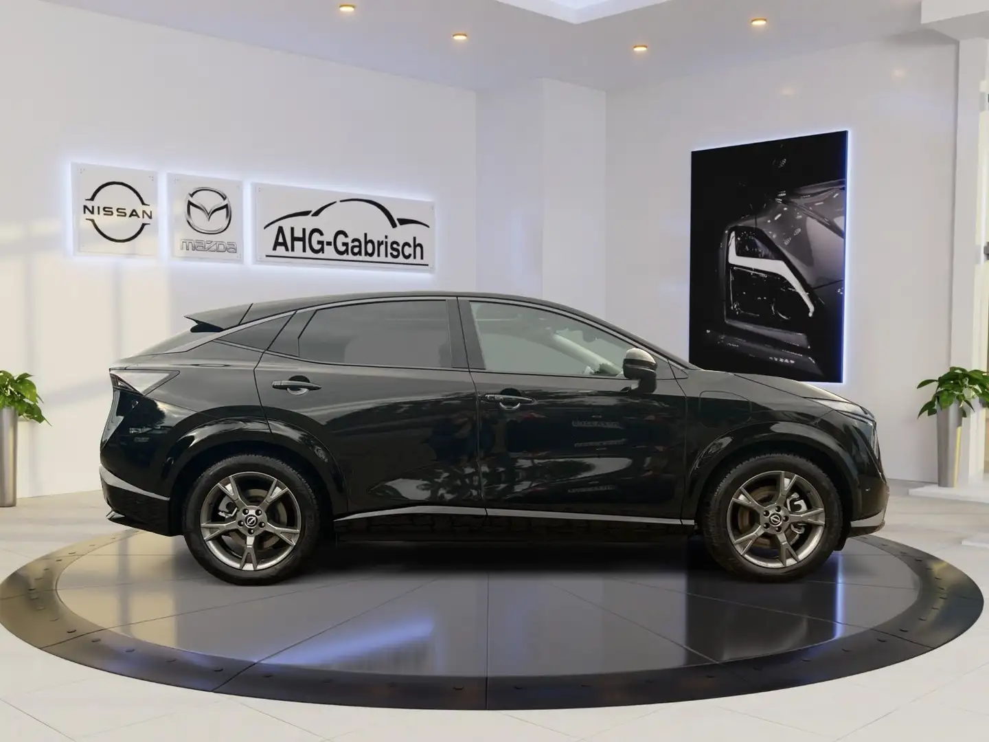 Nissan Ariya Evolve+ e-4orce, Allrad, Ledersitze Schwarz - 2