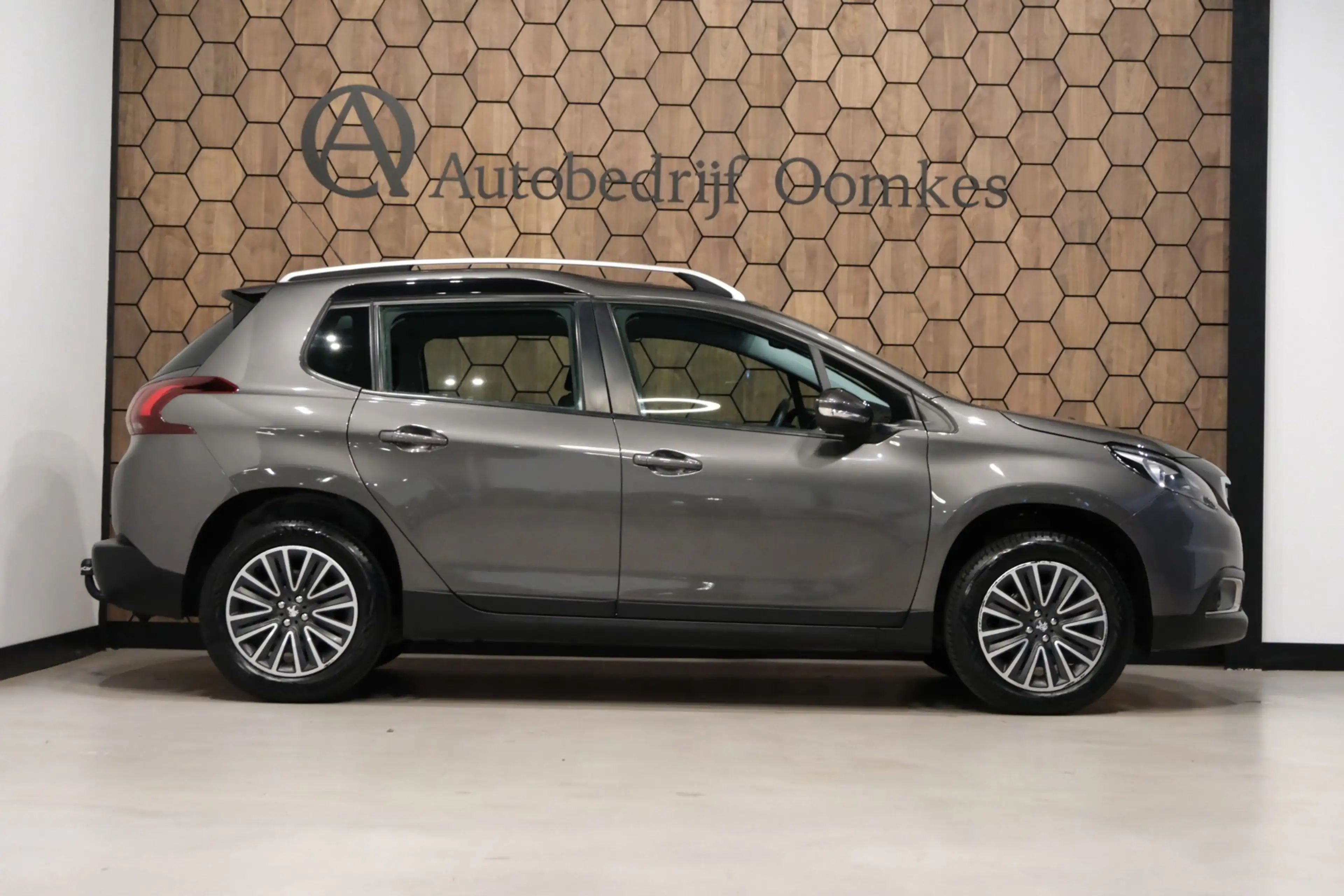 Peugeot 2008 1.2 PureTech *83dkm* Navigatie|Trekhaak 4 x Zgan A — photo 10