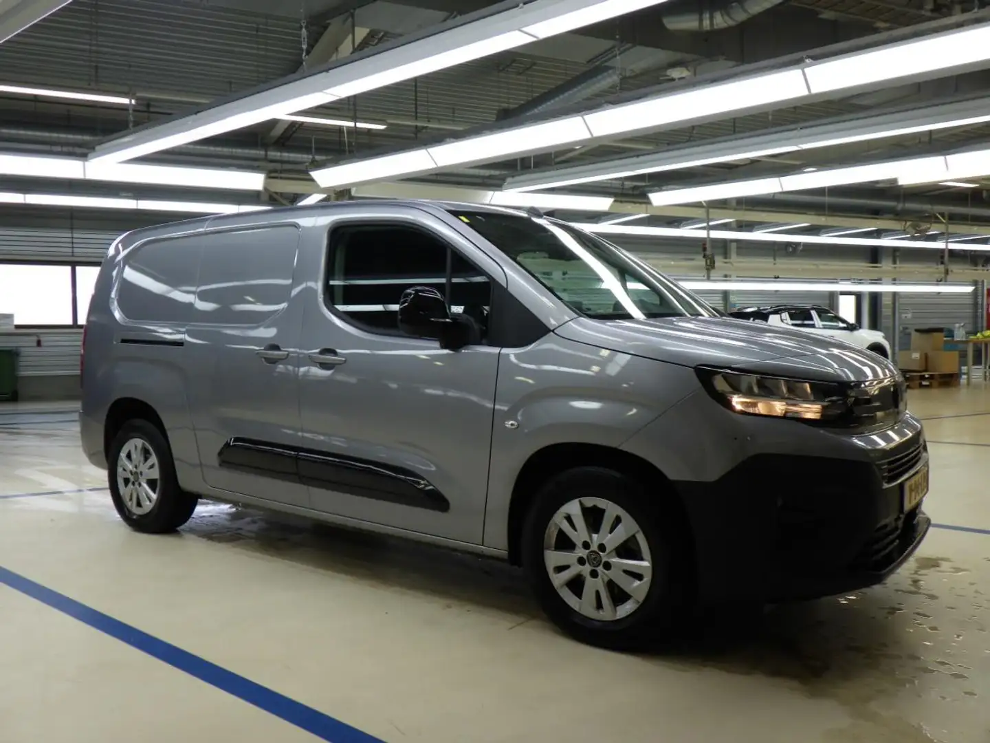 Peugeot Partner e-Partner 136 L2 50 kWh | Automaat | Navigatie | C Gris - 2