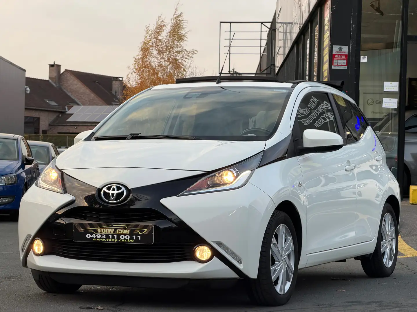 Toyota Aygo Aygo1.0i VVT-i* Boîte auto*NAVI+CAMERA*CUIR*BT* Wit - 2