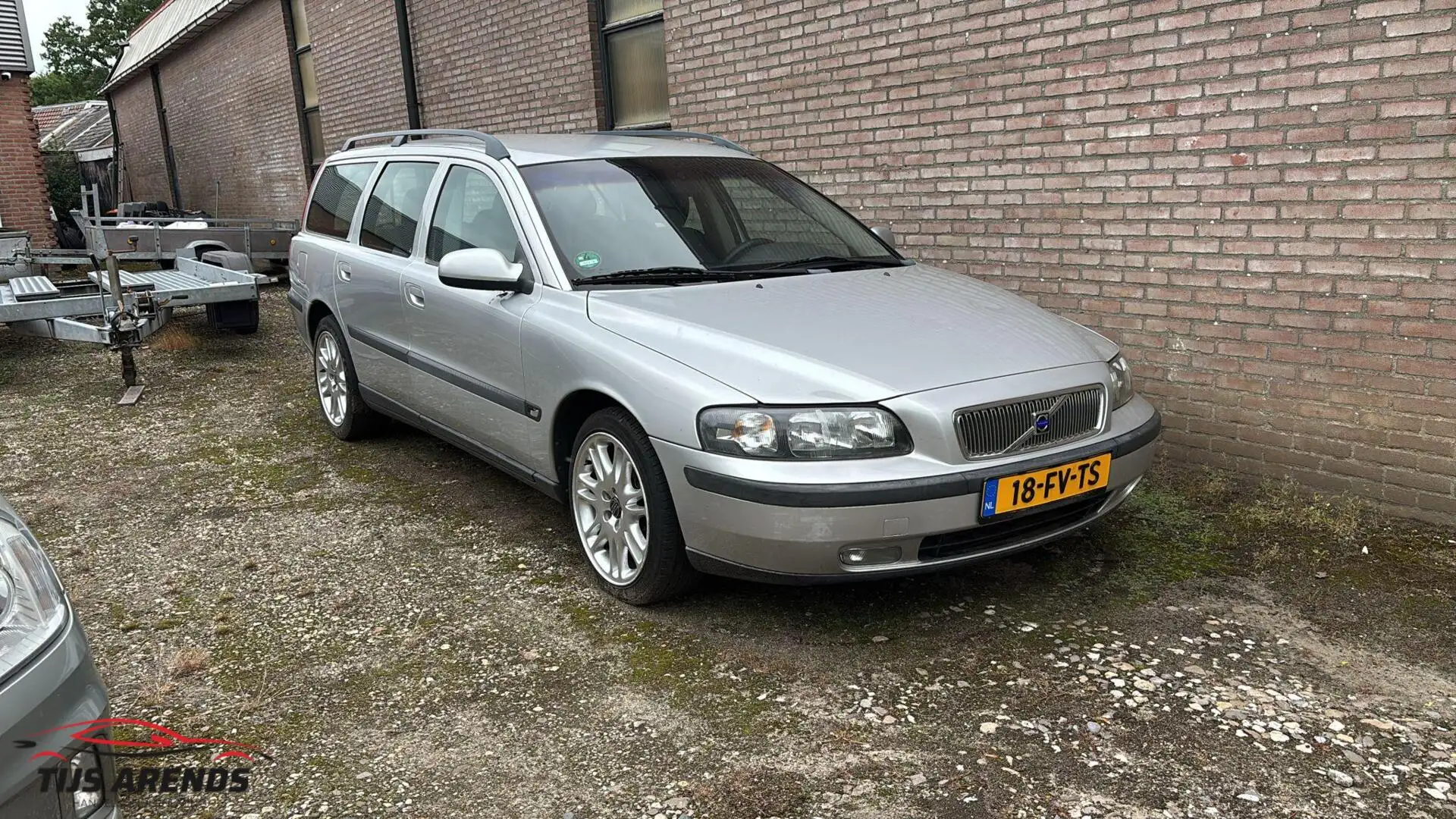 Volvo V70 2.4 T Comfort Line| Export! Šedá - 1