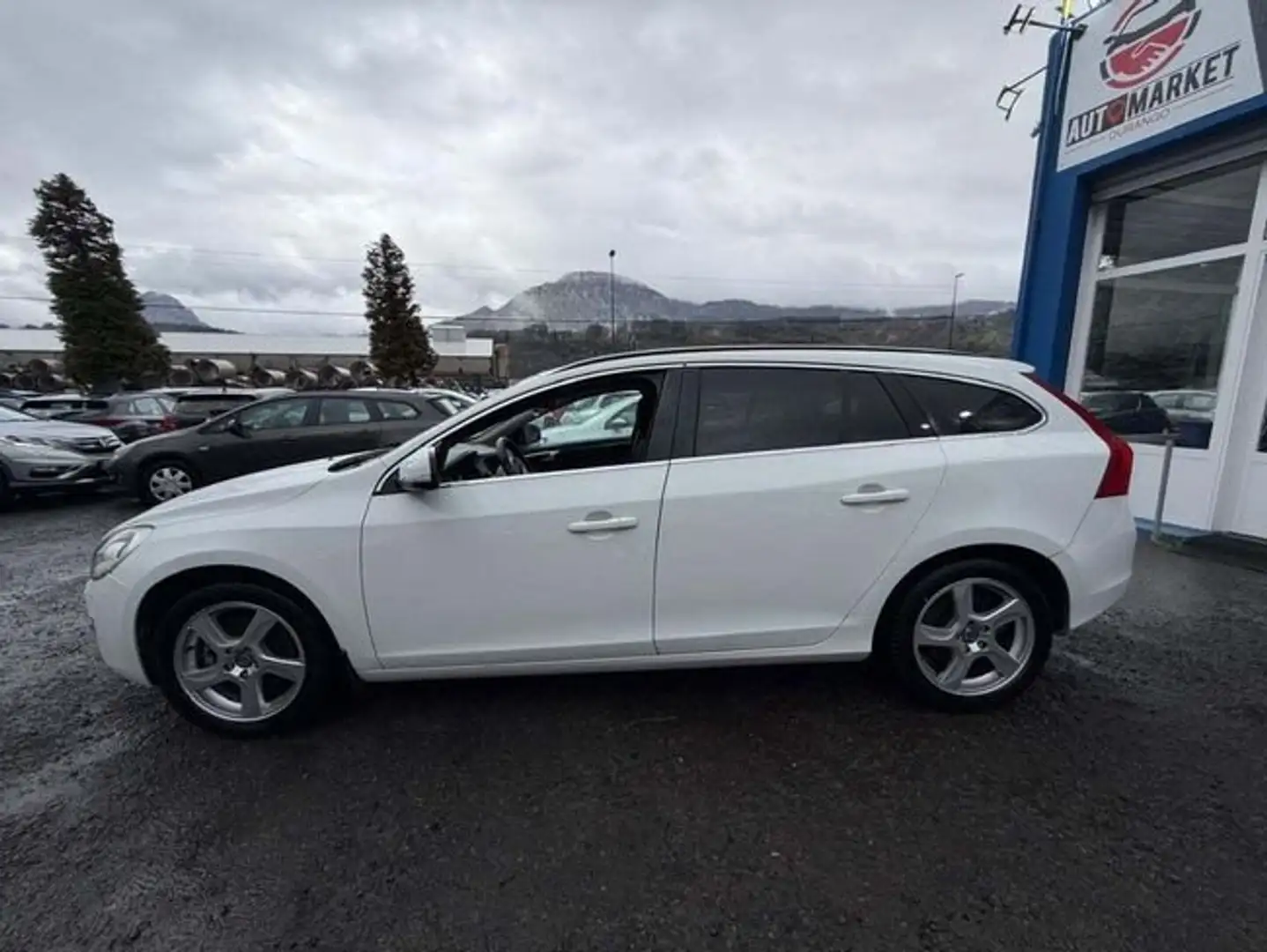 Volvo V60 D4 R-Design Blanco - 2