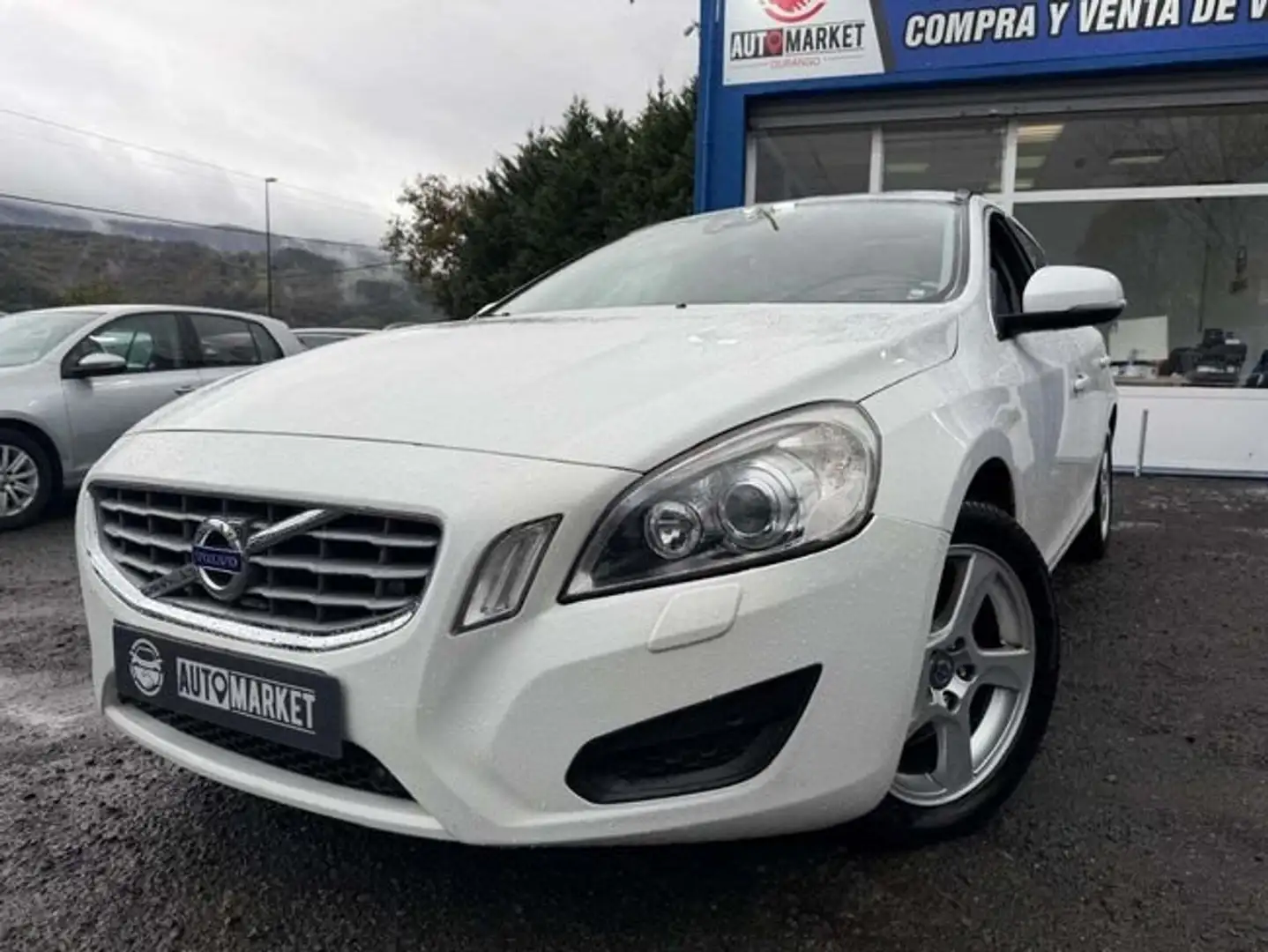 Volvo V60 D4 R-Design Blanco - 1