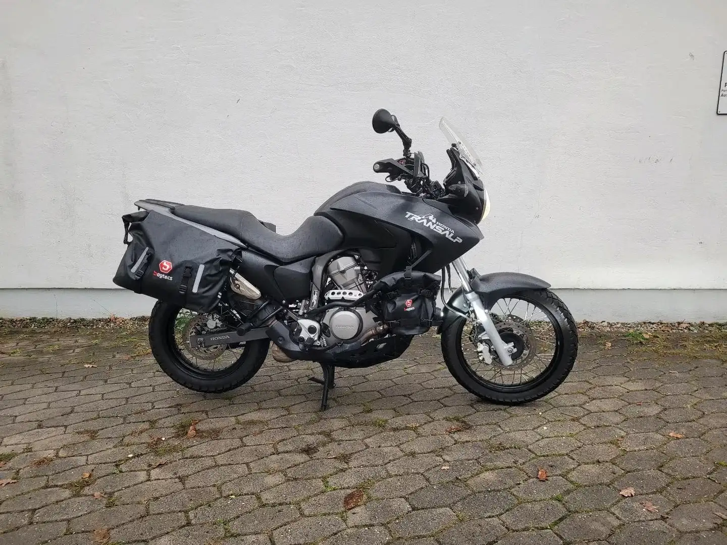 Honda Transalp XL 700 VA Černá - 2
