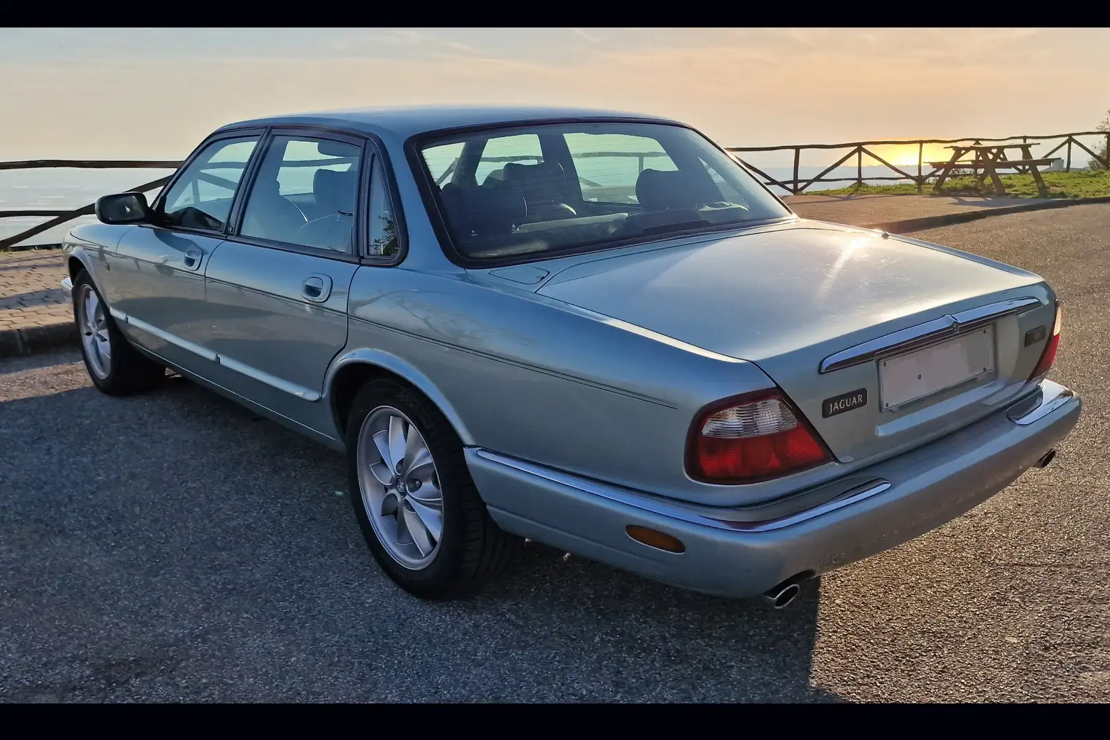 Jaguar XJ8 3.2 - 1